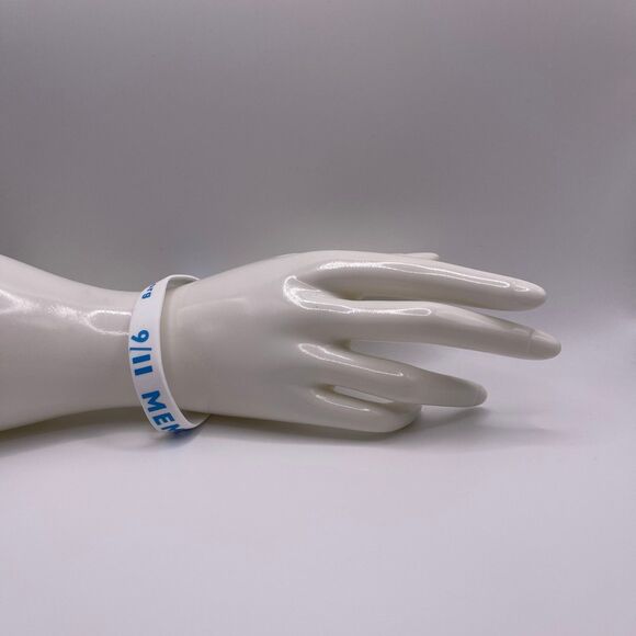 White & Blue Never Forget 9/11 Memorial Rubber Bracelet - Picture 11 of 12